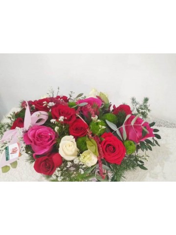 Caja de rosas multicolor